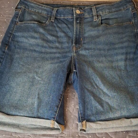 Old Navy High rise WOW Blue Denim Shorts size 14 - Picture 1 of 5